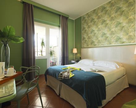 Experience the comfort of the Superior Double Rooms of Sure Hotel Collection De La Pace and enjoy the pleasure of a hotel in the historic centre of Florence!