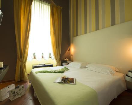 Standard double rooms of Sure Hotel Collection De La Pace are spacious, comfortable and ideal for those planning a holiday for two in the Centre of Florence.