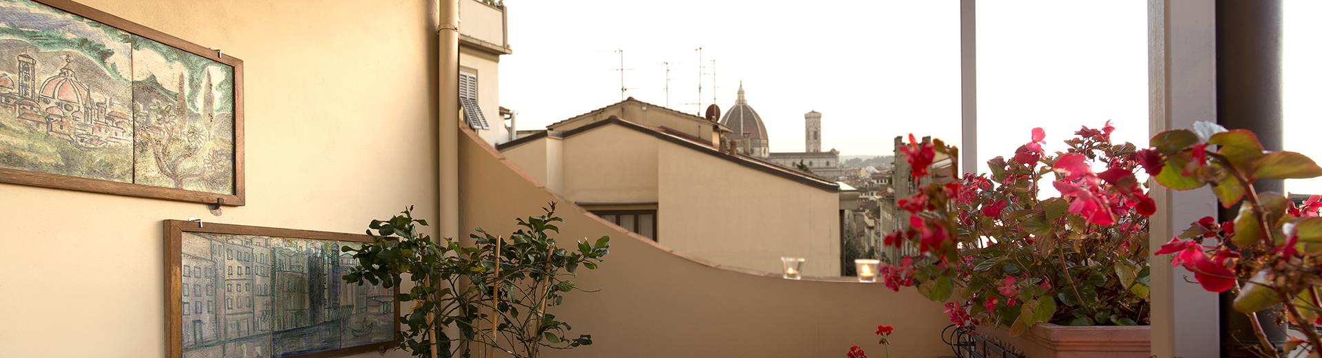 Goditi la splendida vista del Sure Hotel Collection de La Pace, delizioso 4 stelle in centro a Firenze. Prenota subito!