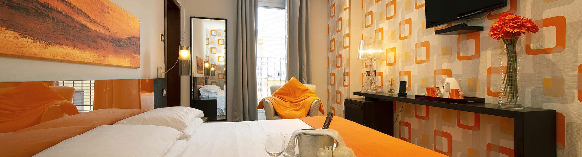 Discover the beauty of staying in the Centre of Florence: choose Sure Hotel Collection De La Pace and enjoy the comfort of its rooms and amenities at your disposal. Book now!